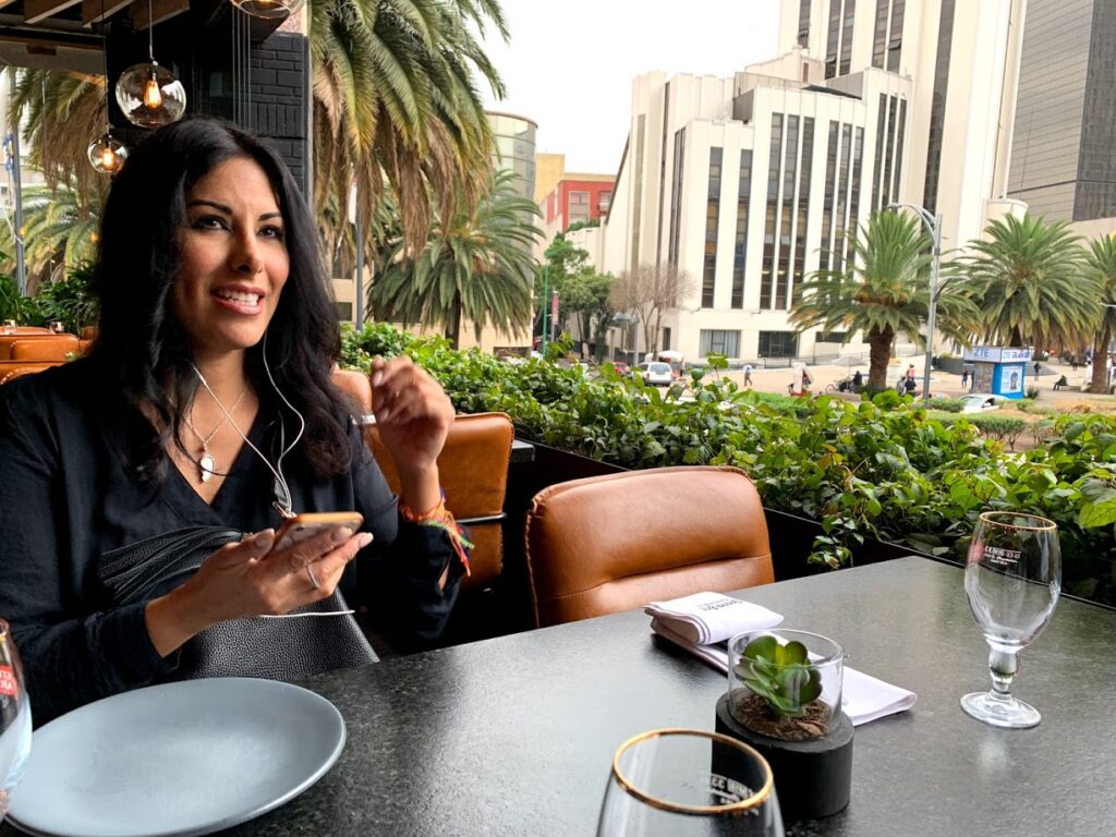 Gloria Flores se habla espanol 858-263-4894